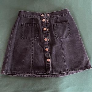 Black button skirt